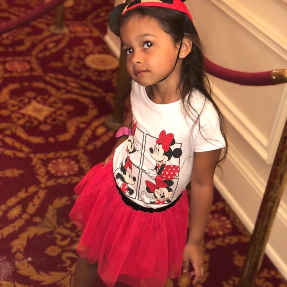 Girls Minnie Mouse shirt and red tool skirt set. - Picture 2 of 8